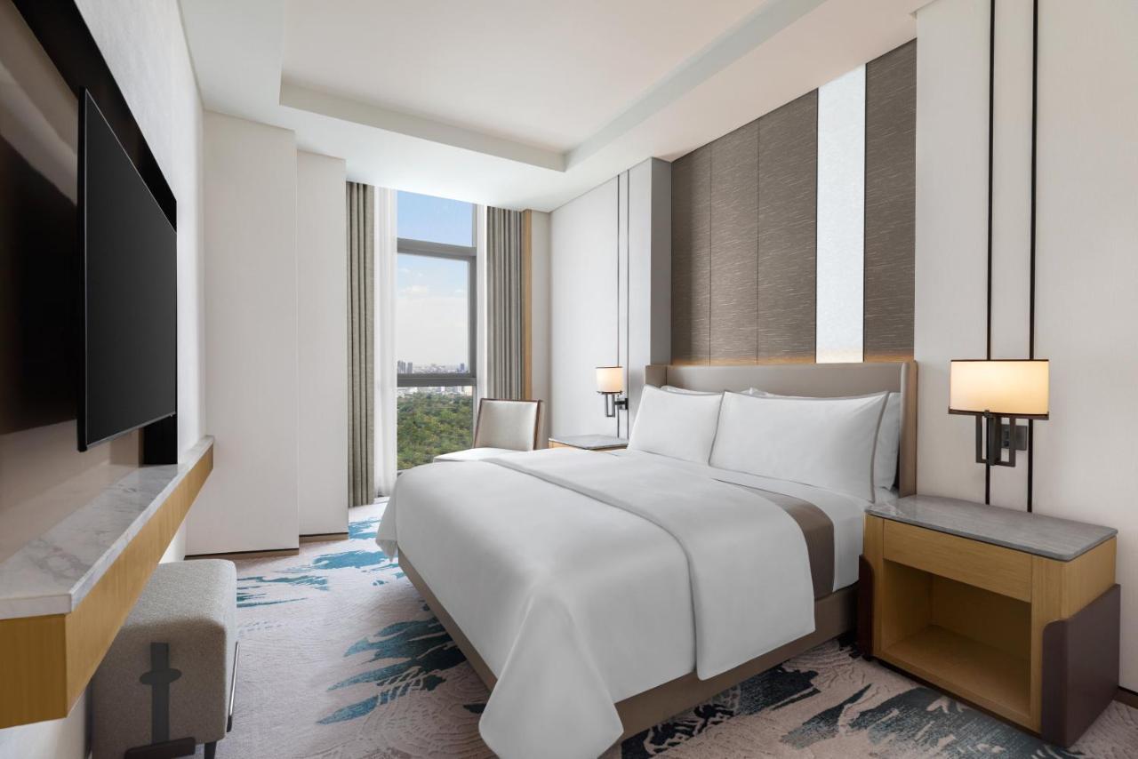 The Westin Manila Hotel Pasig City Exterior photo