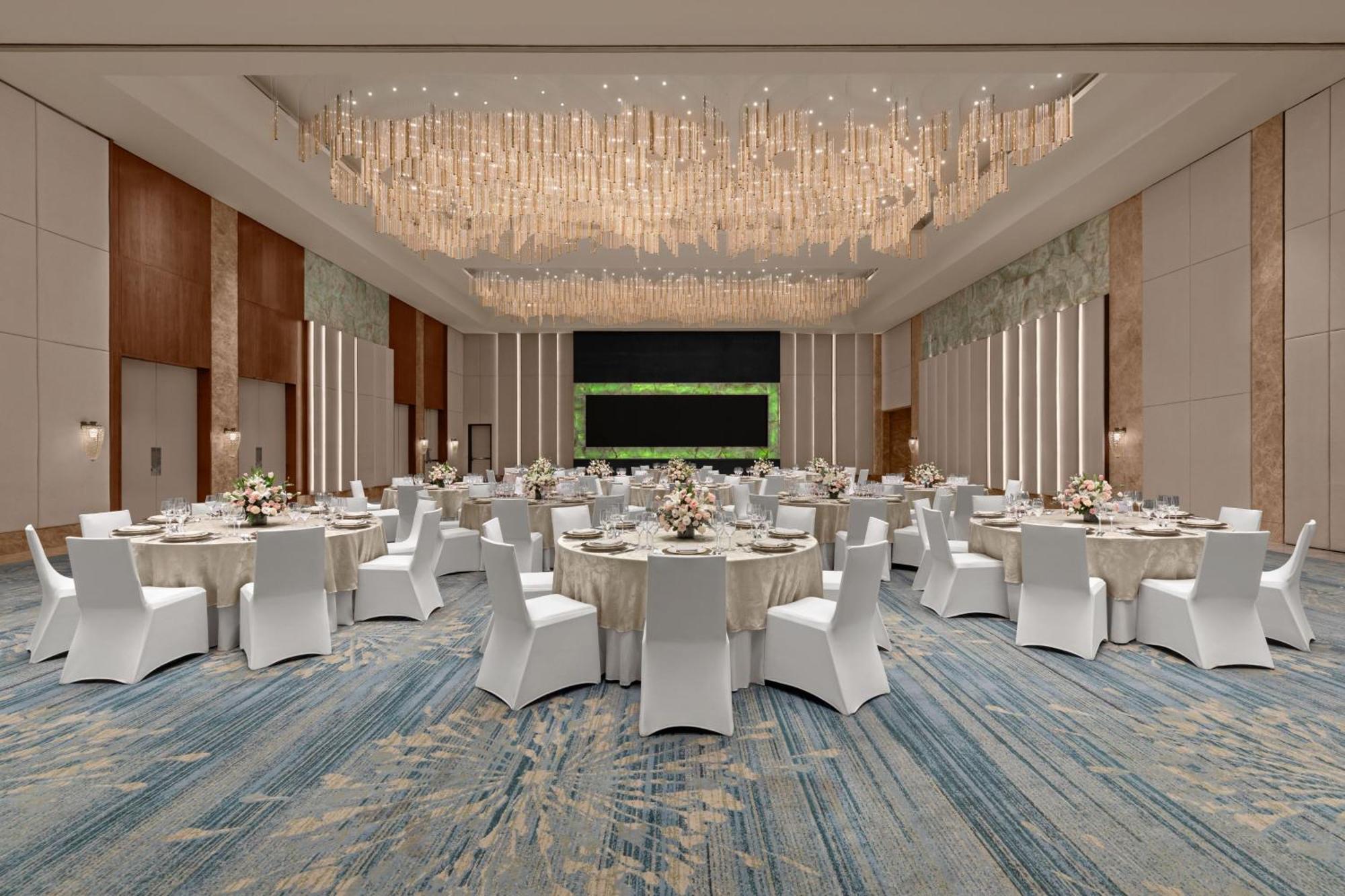 The Westin Manila Hotel Pasig City Exterior photo
